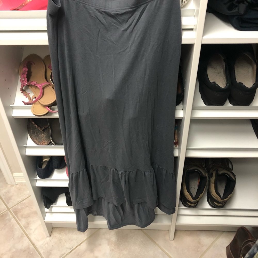 Long gray skirt